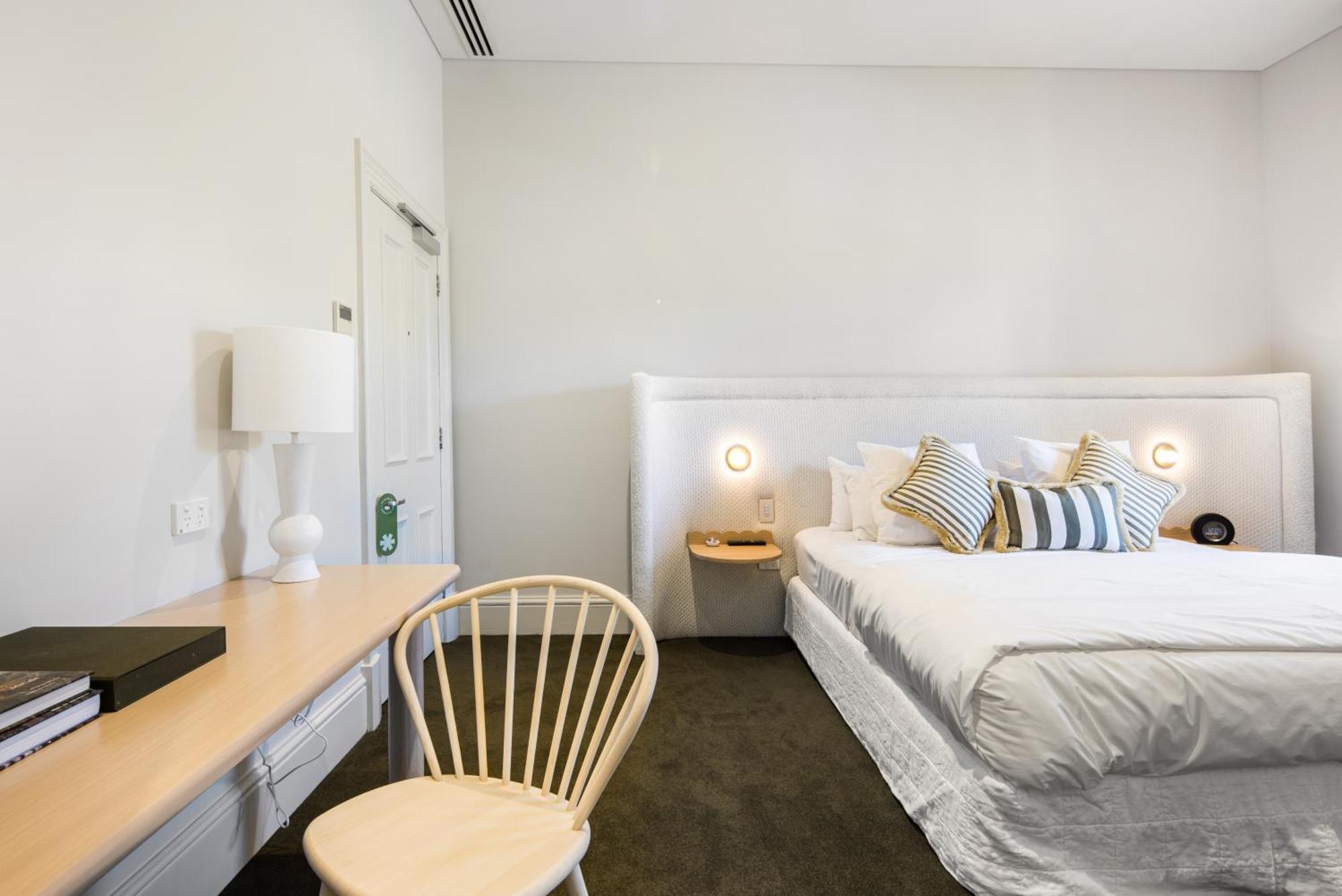 The Stirling Hotel Екстер'єр фото