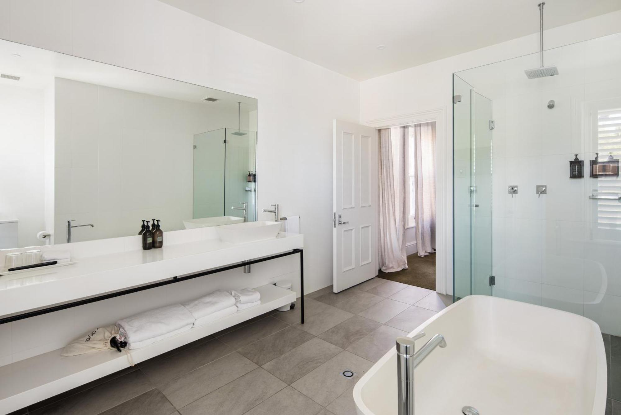 The Stirling Hotel Екстер'єр фото