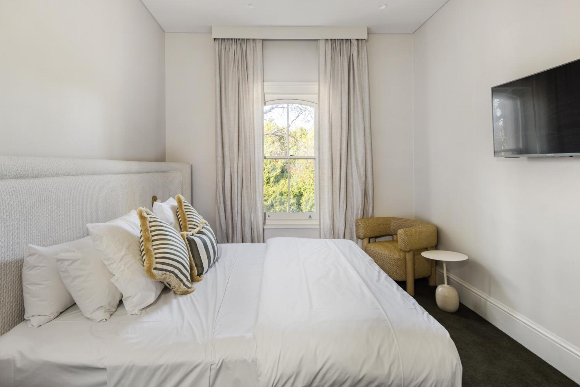 The Stirling Hotel Екстер'єр фото
