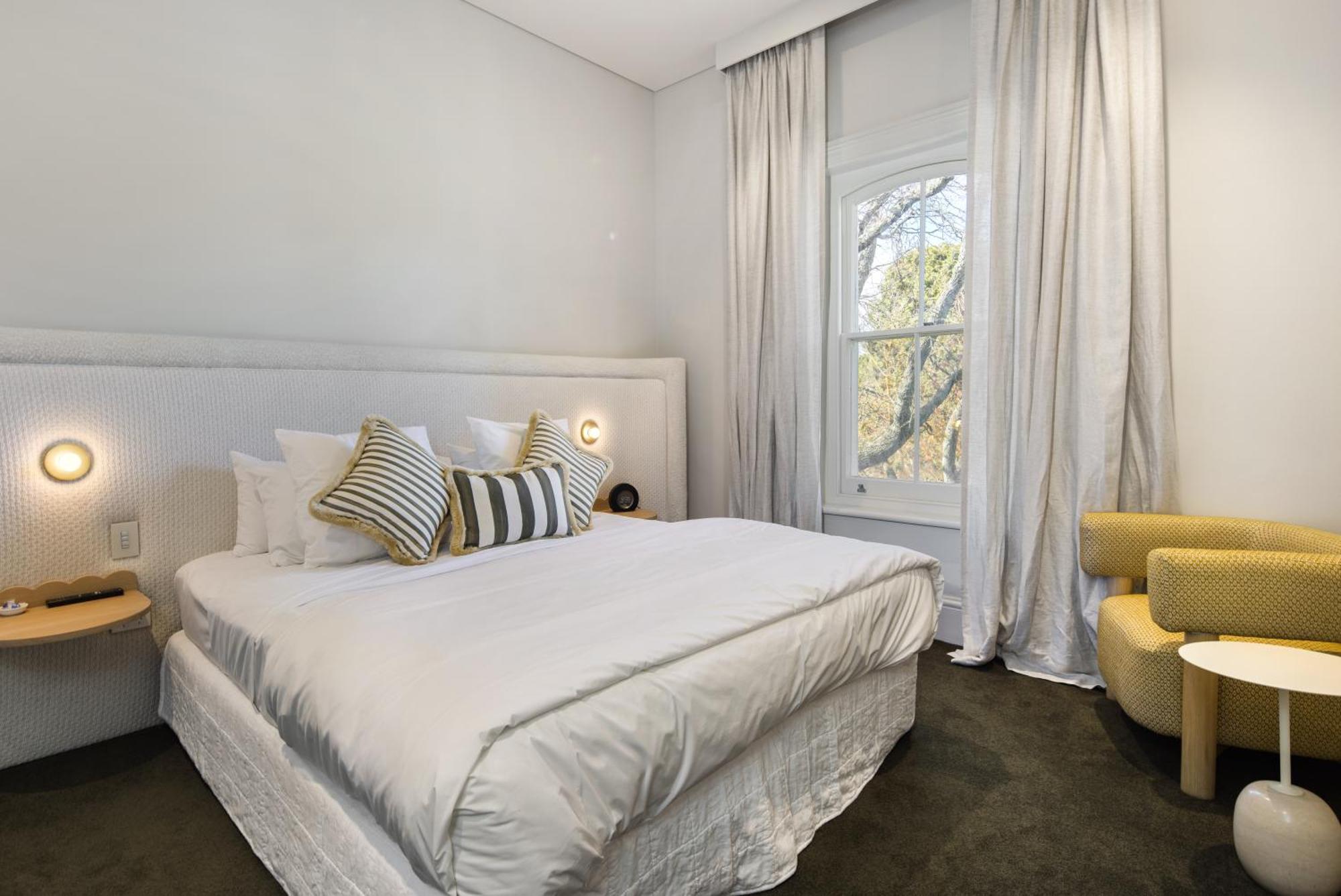 The Stirling Hotel Екстер'єр фото